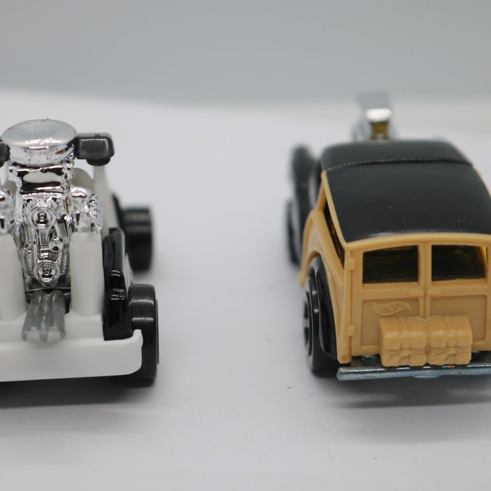 Hot Wheels lot of 2 MG Rover and Teed Off in excellent shape - Picture 4 of 4